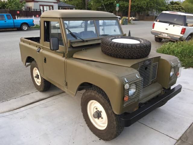 1974 Land Rover Series III w/ Removable Hardtop