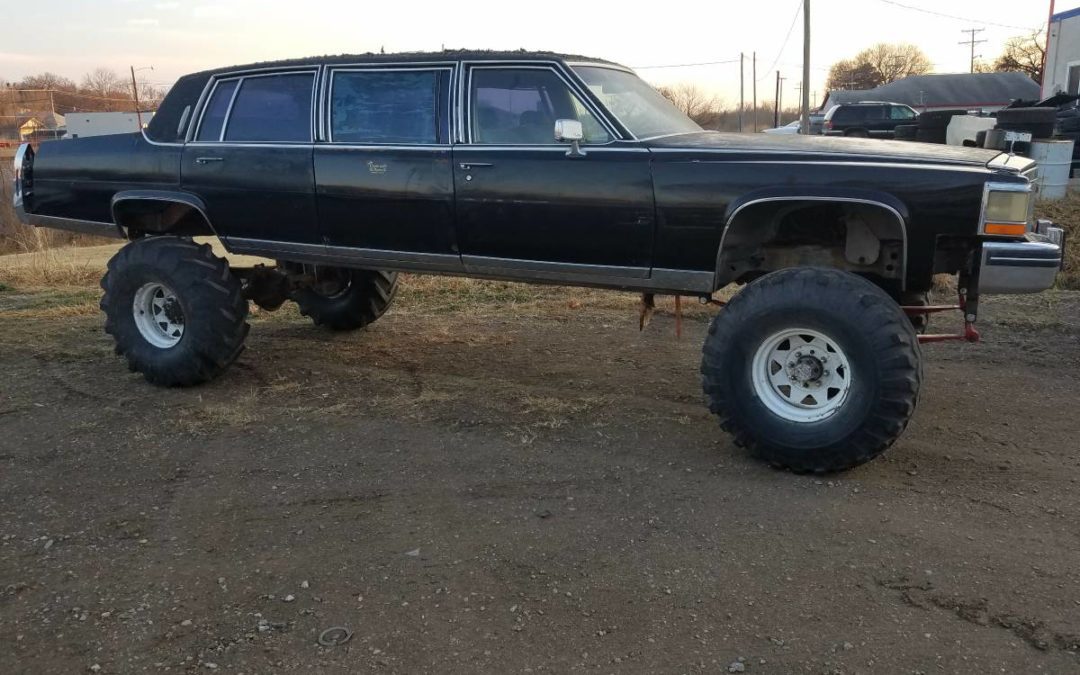 1985 Cadillac Fleetwood 4×4 Limo