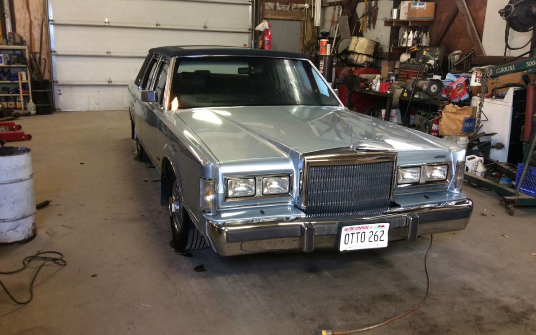 1988 Lincoln Towncar w/ 46k Miles