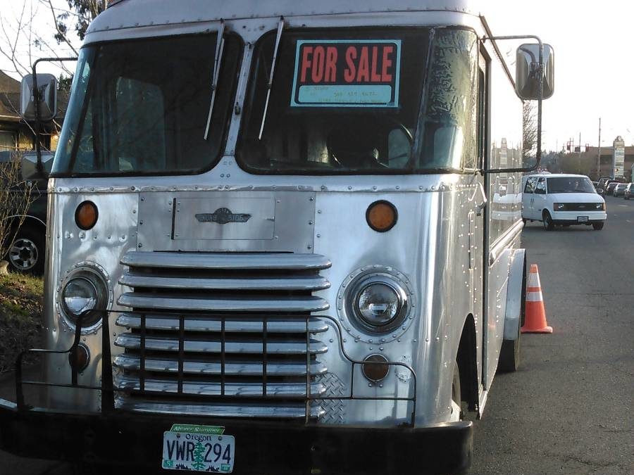 1960 Grumman Olsen Kurbside Van