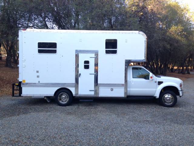 2008 Ford F-550 Race Support Camper