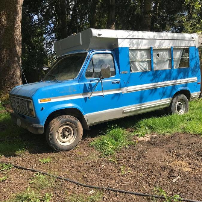 1985 Ford Econoline Bus Conversion