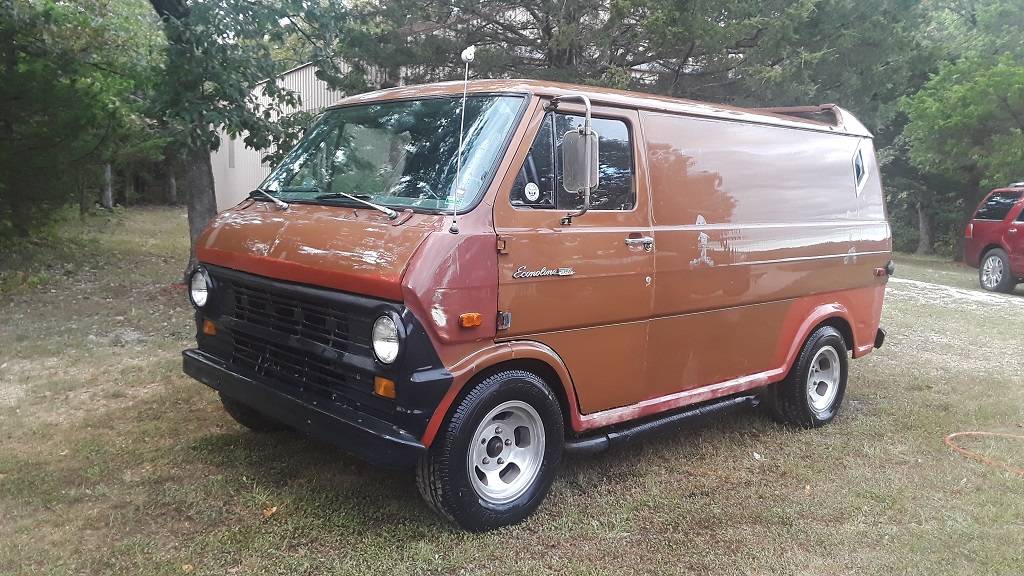 1974 Ford Econoline Short “Hippie Van” V8 w/ Shag Interior