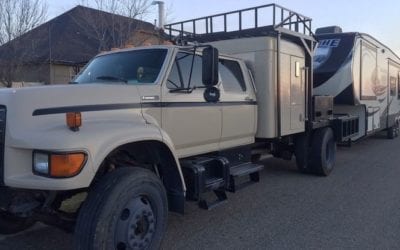 1997 Ford F-800 8.3 10 Speed 10 Passenger 5th Wheel Custom Toter