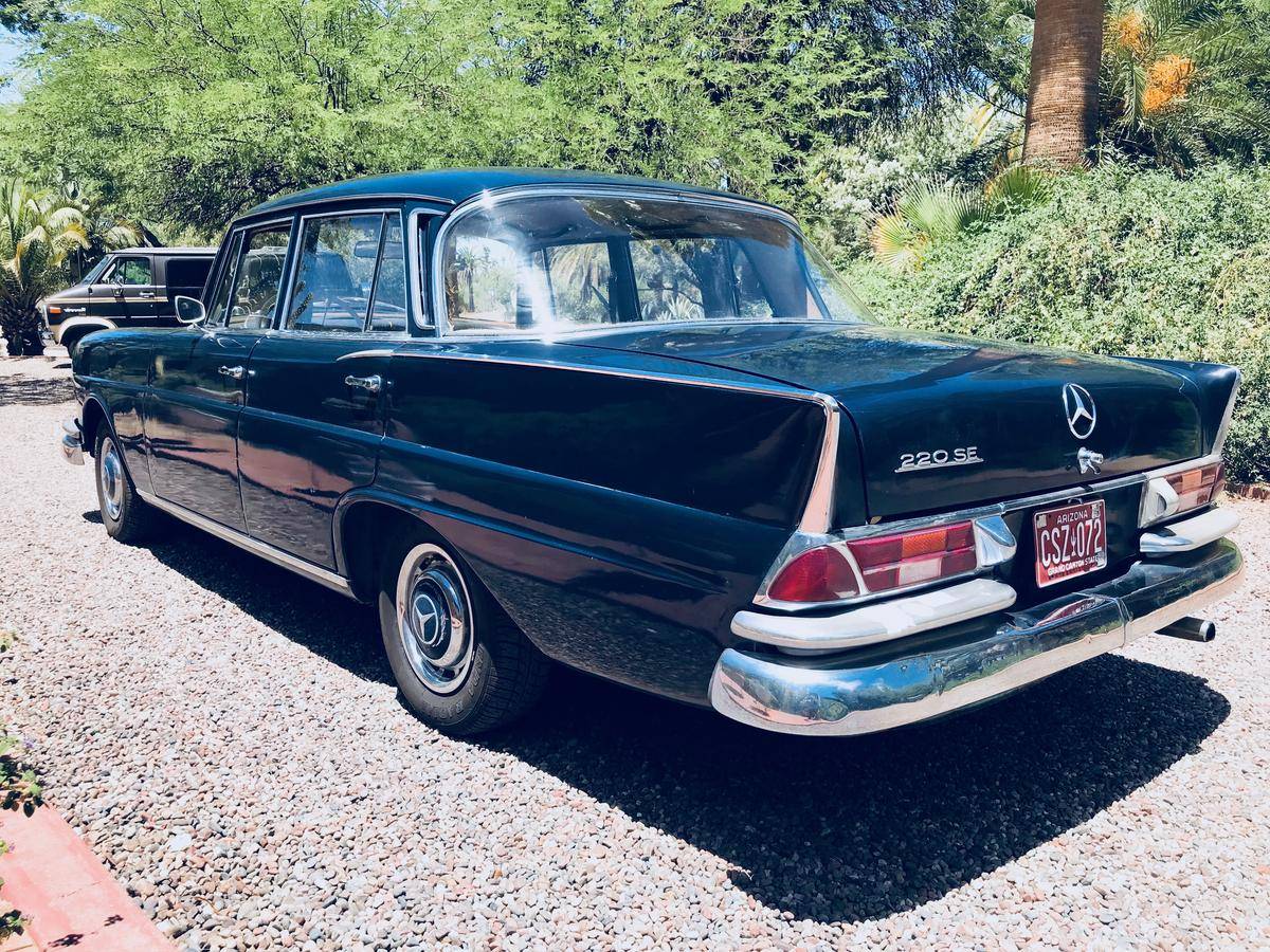 1965 Mercedes-Benz 220SE Automatic Fintail Heckflosse | Deadclutch