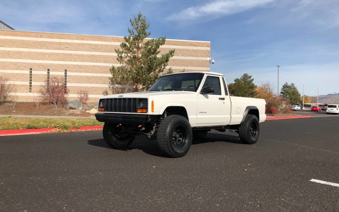 1987 Jeep Comanche 4×4 5 Speed w/ 4″ Lift & 97+ Front End
