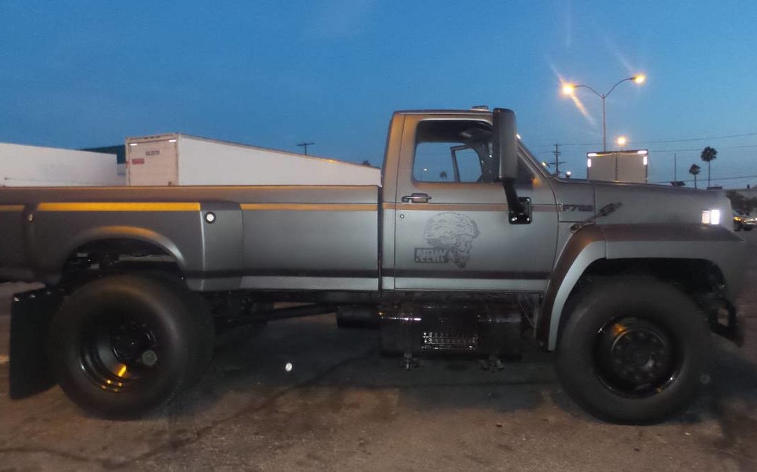 1986 Ford F700 8.2 Diesel Dually 10 Speed Pickup Conversion