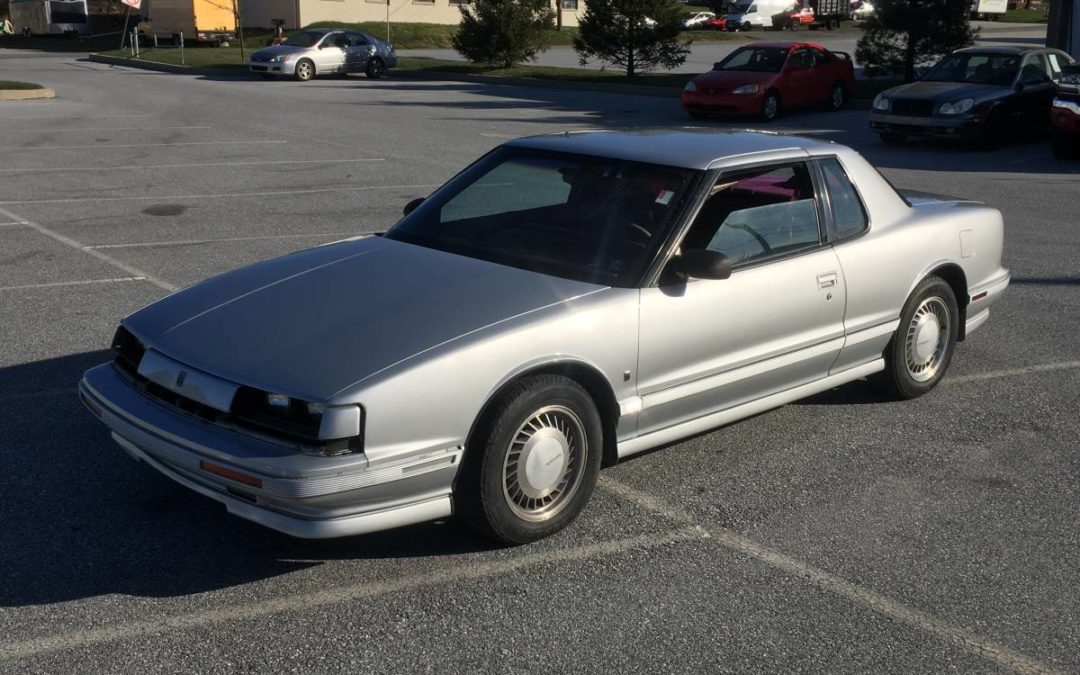 1990 Oldsmobile Toronado Trofeo w/ VIC