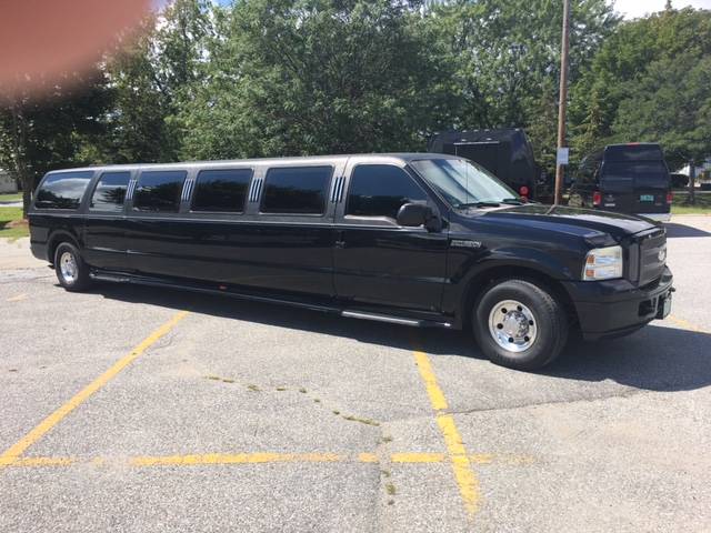 2005 Ford Excursion V10 Stretch Limousine