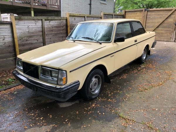 1984 Volvo 240 DL Coupe 5 Speed